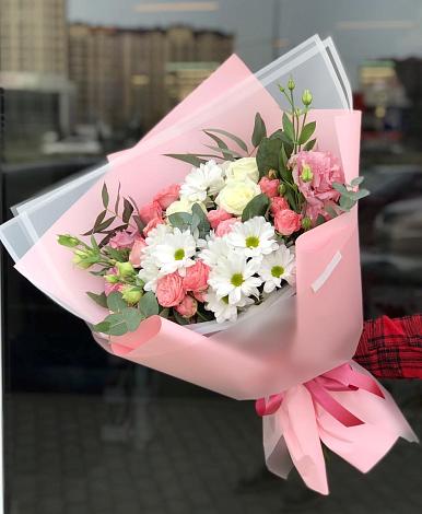 Букет цветов из: Розы, Лизиантусы и Хризантемы в Петропавловском